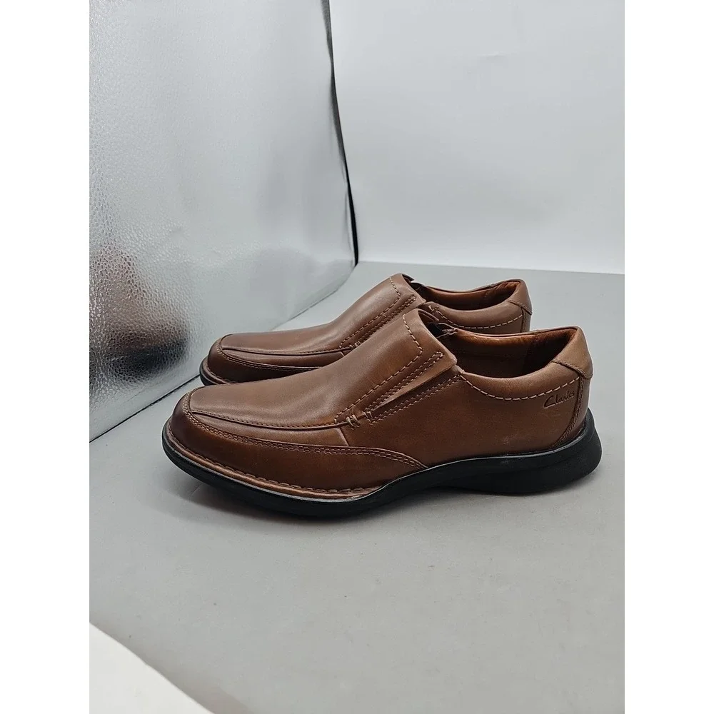 Clarks 14885 Mens Brown Leather Slip On Dress Loafers Shoes Size 9.5 Square Toe